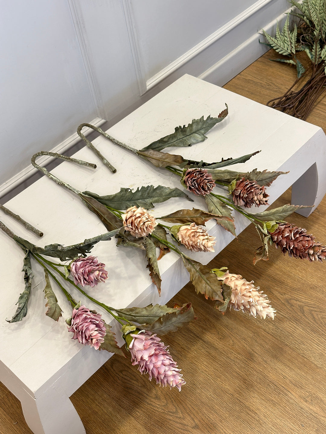 PROTEA-A TRE STELI-EFFETTO ANTICHIZZATO-DISPONIBILE IN TRE COLORAZIONI-H107cm