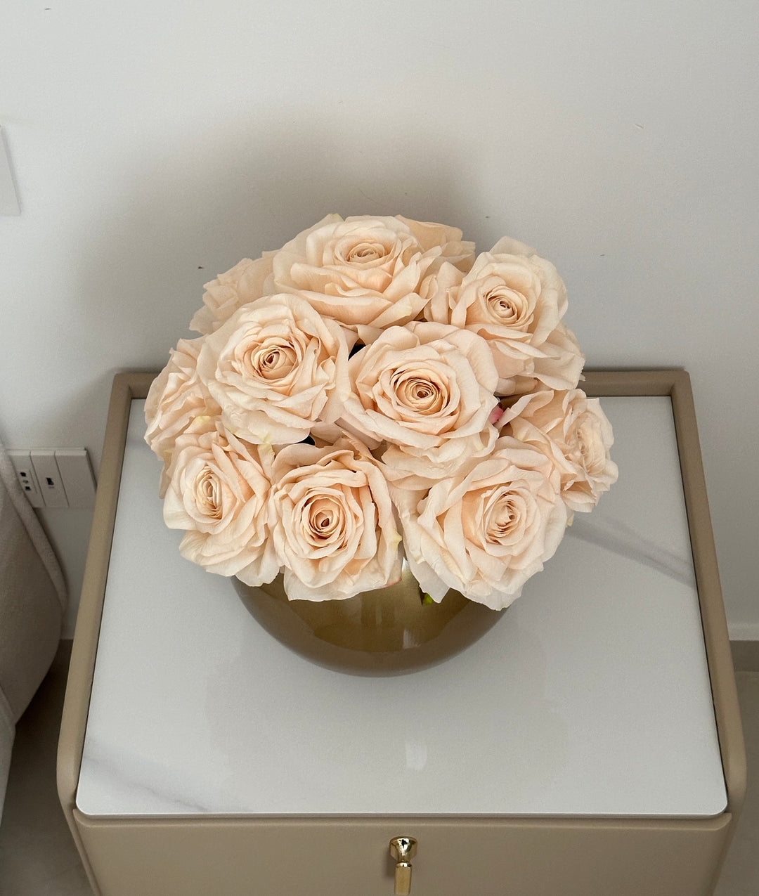 SFERA-CRISTALLO-GOLD-COMPOSTA-DA-12 ROSE CREAM-DIMENSIONE-D25cm x H25cm