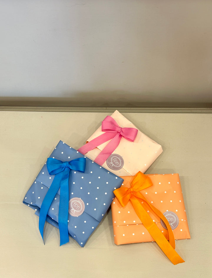 MISTERY GIFT💙🧡🩷. Ogni pacco regalo conterrà un regalo di Pasqua.