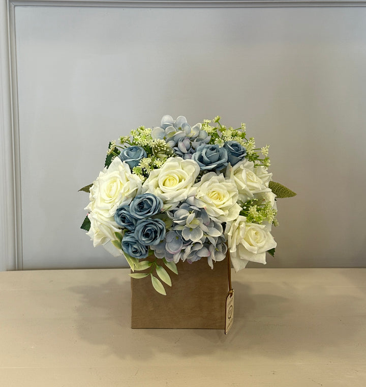 Flowery-box-con fiori artificiali-Composta come in foto-con box effetto legno.
