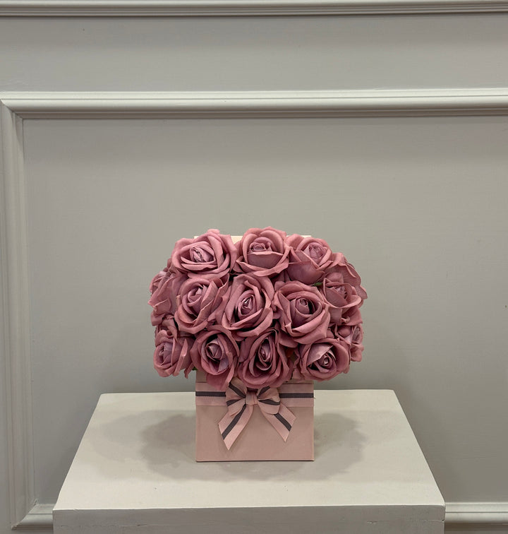 Flovery box-composta da rose color rosa antico -H40xm X 40cm