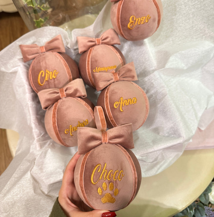 SFERA-PERSONALIZZATA-VELLUTO-ROSA ANTICO CON RICAMO IN ORO.