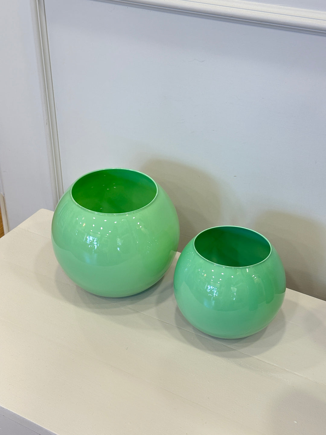 SFERA-IN VETRO-COLOR VERDE MELA-DISPONIBILE IN DUE DIMENSIONI.