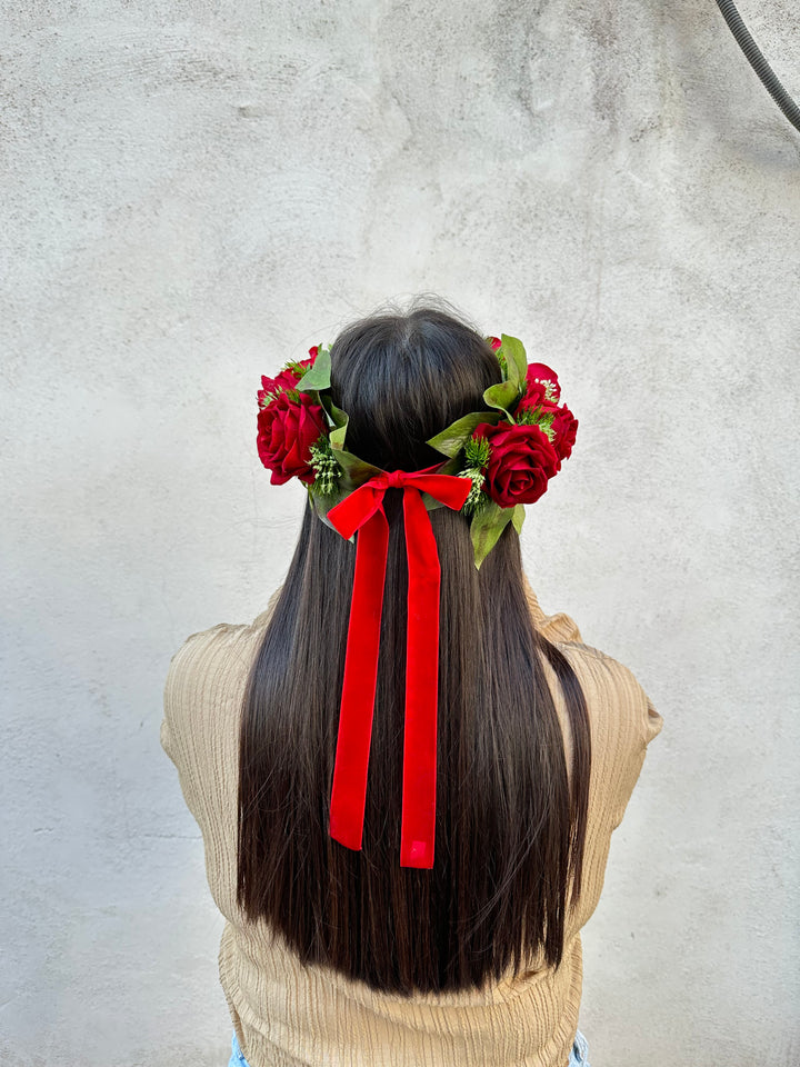 Coroncina rose rosse