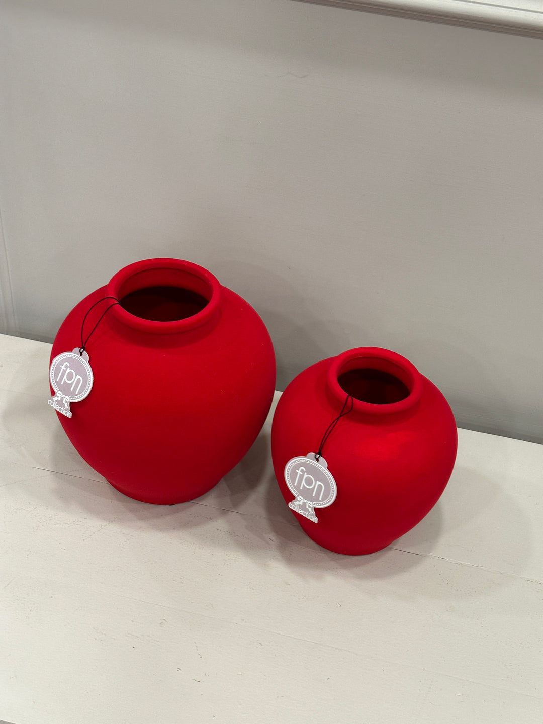 Vaso-rosso in velluto-disponibile in due dimensioni.