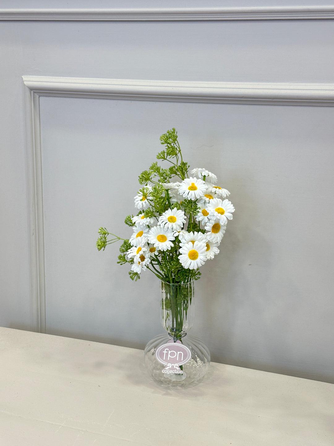 Vaso in vetro soffiato-bianco-con composizione come in foto-H40cm