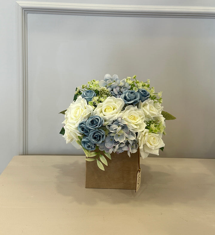 Flowery-box-con fiori artificiali-Composta come in foto-con box effetto legno.
