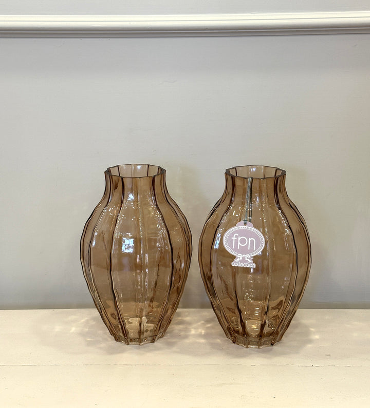VASO-IN VETRO-COLORE SEMITRASPARENTE MARRONE-H28cm x 18cm
