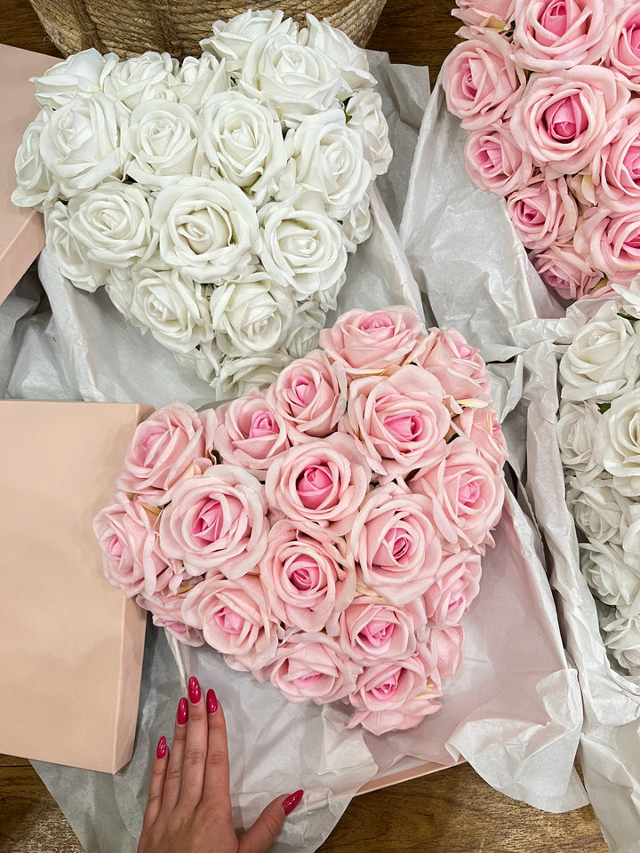 Cuore con rose 30 cm