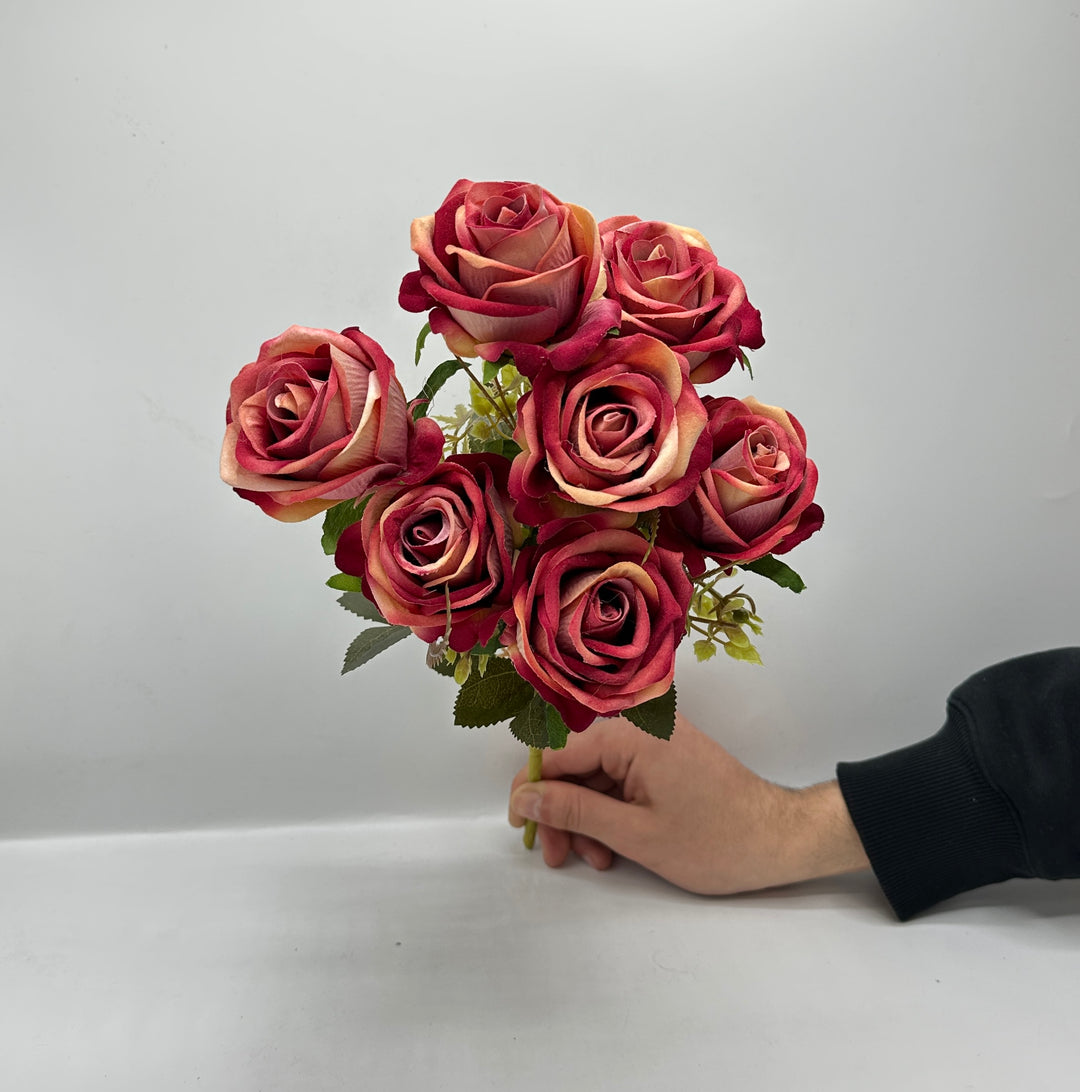 CIUFFO DI 7 ROSE IN VELLUTO