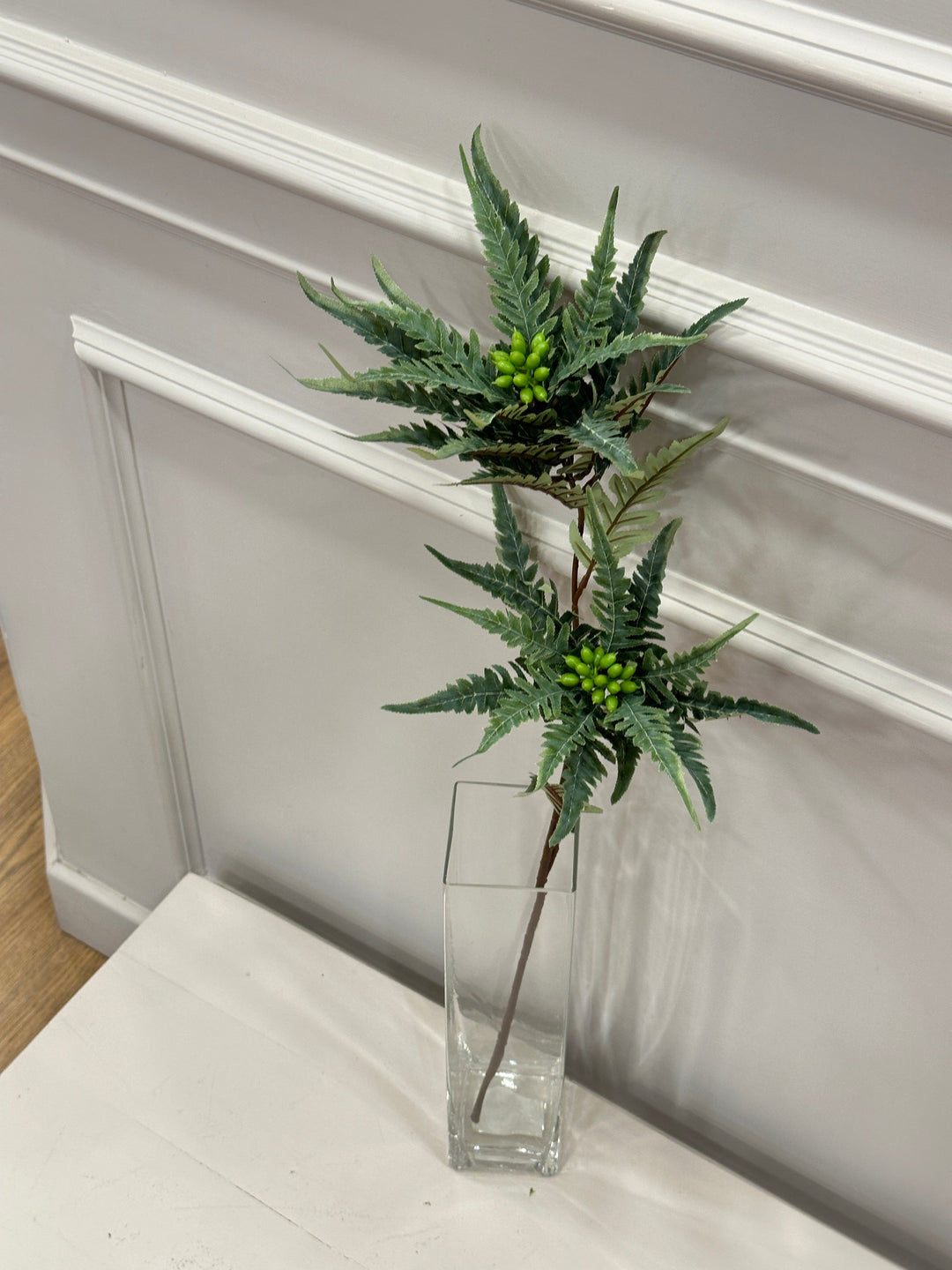 FIORITURA-PROTEA-CON BACCHE VERDI-H70cm-STELO SAGOMABILE.