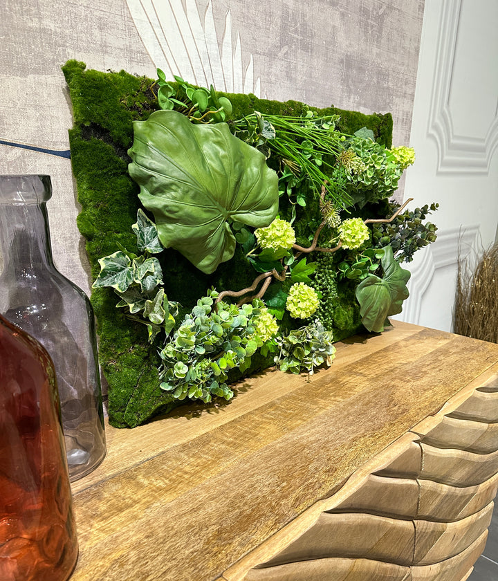 QUADRO VEGETALE COMPOSTO CON BASE DI MUSCHIO ARTIFICIALE E APPLICAZIONE DI FOGLIAME ARTIFICIALE DI ALTA QUALITÀ CON INSERTO DI NOCCIOLO CONTORTO-DIMENSIONE 80x50