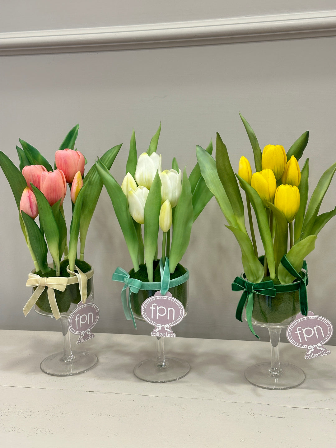 CALICE IN VETRO-COMPOSTO COME IN FOTO-H35cm- disponibile in tre colorazioni