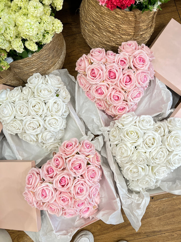 Cuore con rose 30 cm