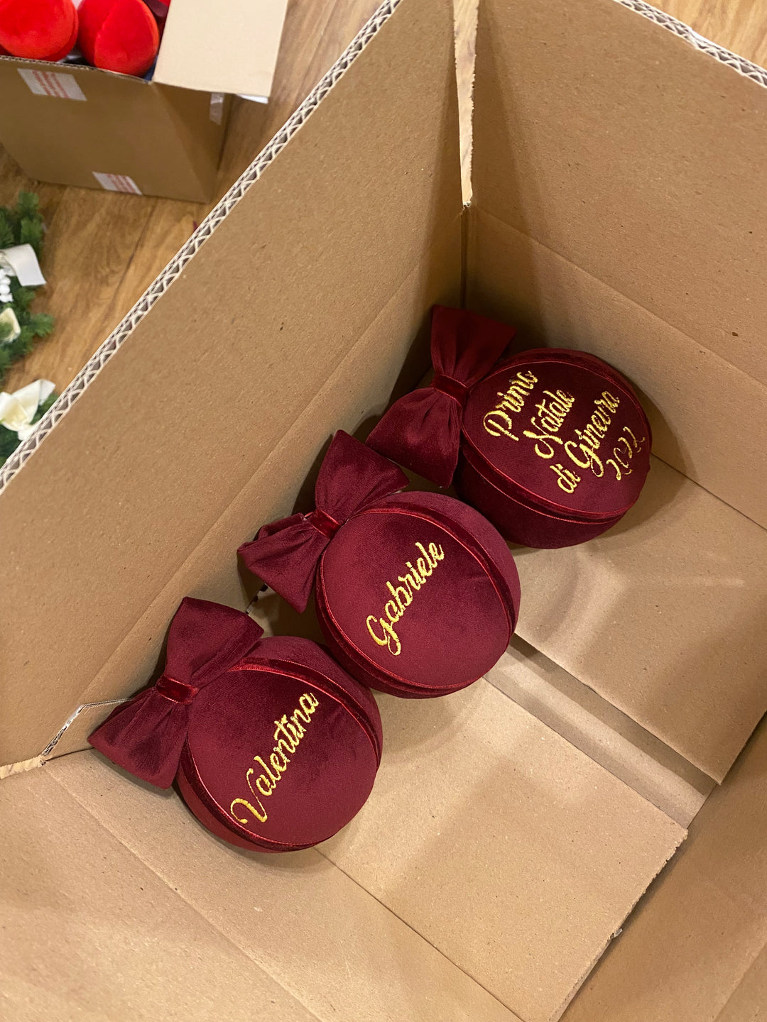 SFERA-PERSONALIZZATA-VELLUTO BOURDEAUX CON RICAMO ORO