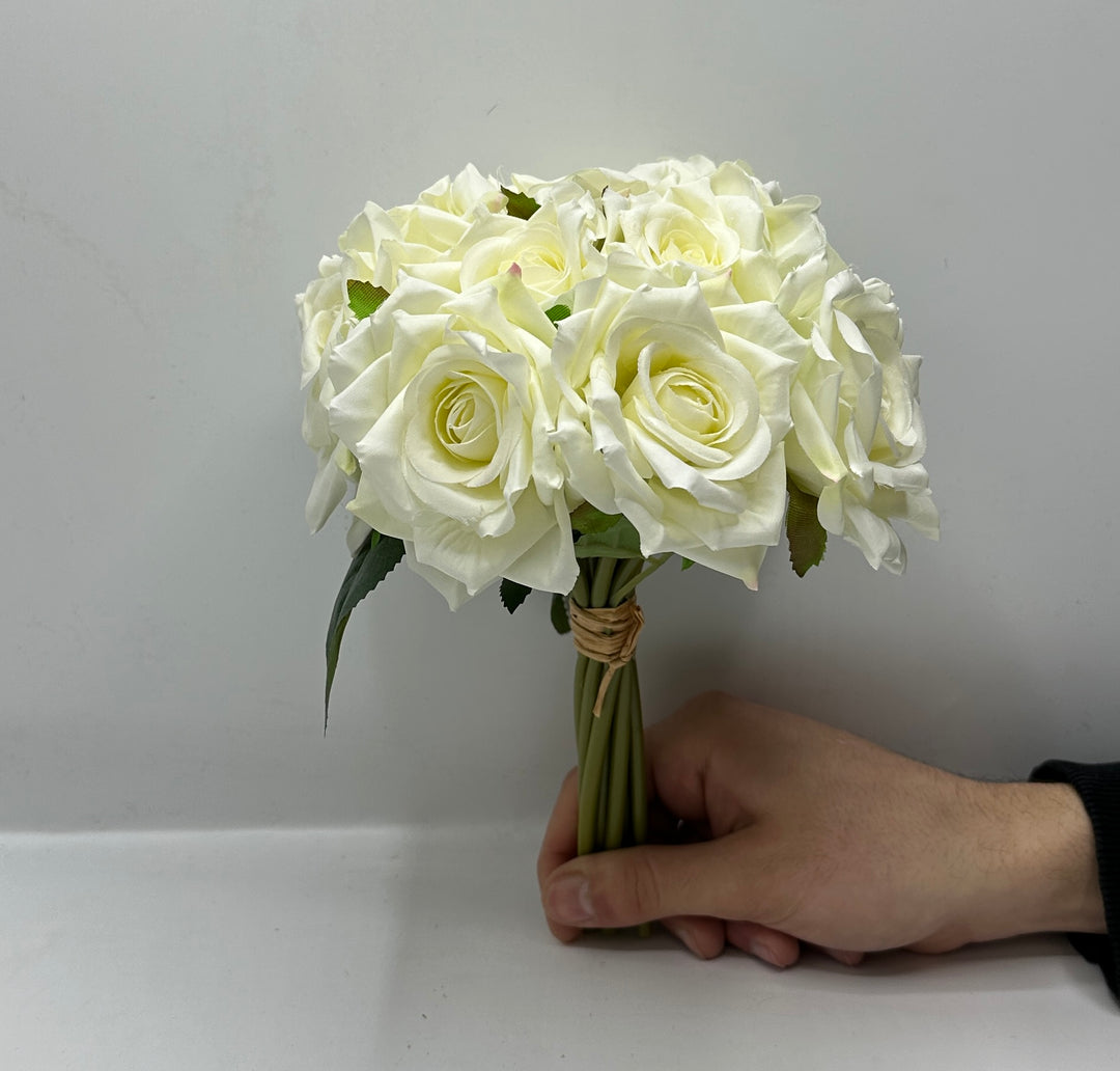 BOUQUET ARTIFICIALE - di  10 rose color crema