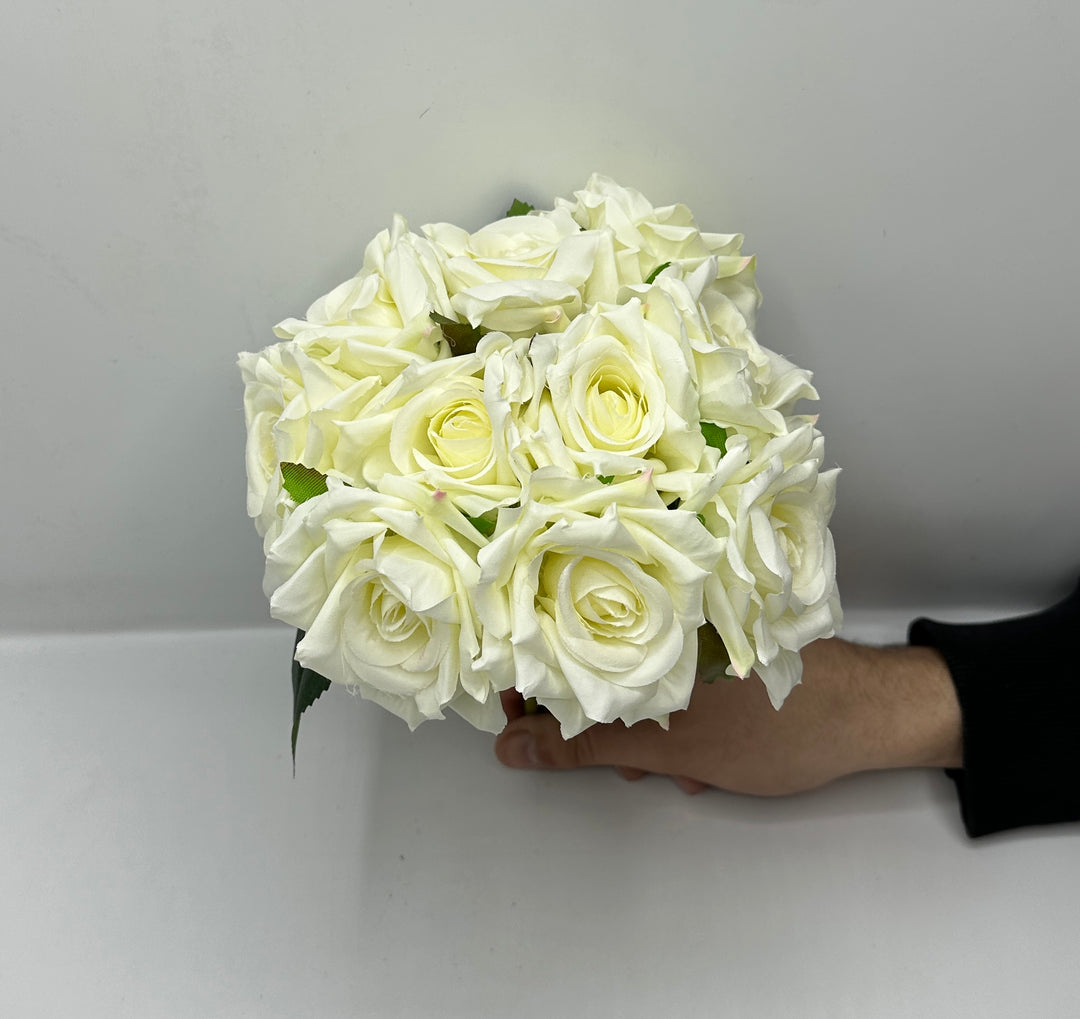 BOUQUET ARTIFICIALE - di  10 rose color crema