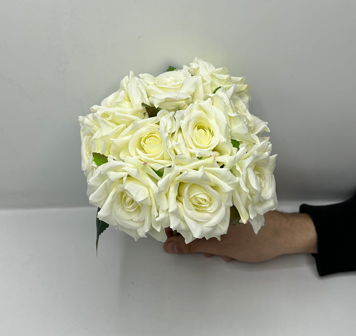 BOUQUET ARTIFICIALE - di  10 rose color crema