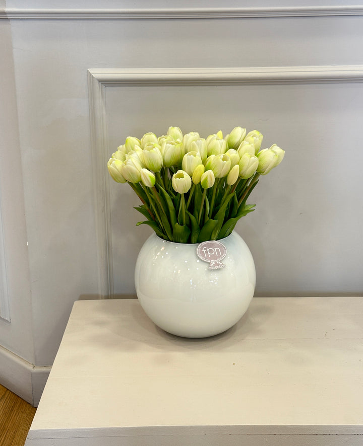 VASO IN VETRO BIANCO COMPOSTO DA 12 FASCI DI TULIPANI BIANCHI. Misure 50x 50cm