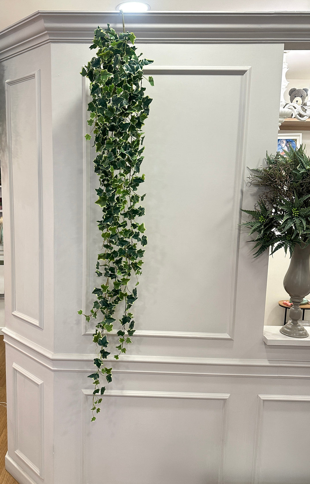 PENDENTE-EDERA VARIEGATA IN VERDE-DISPONIBILE IN DUE MISURE.