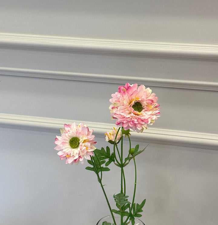 Scabiosa-artificiale-stelo a 3 fiori-63cm disponibile in quattro colorazioni.