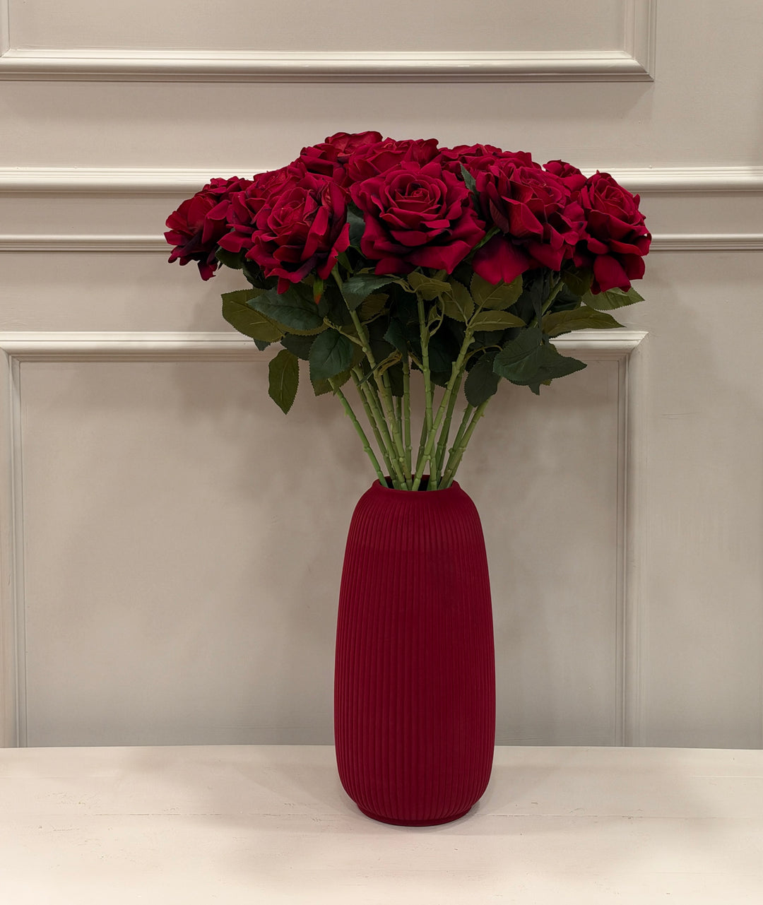 VASO-IN VELLUTO-COMPOSTO DA 16 ROSE IN VELLUTO -H70cm
