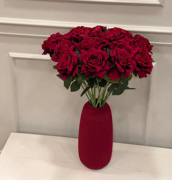 VASO-IN VELLUTO-COMPOSTO DA 16 ROSE IN VELLUTO -H70cm